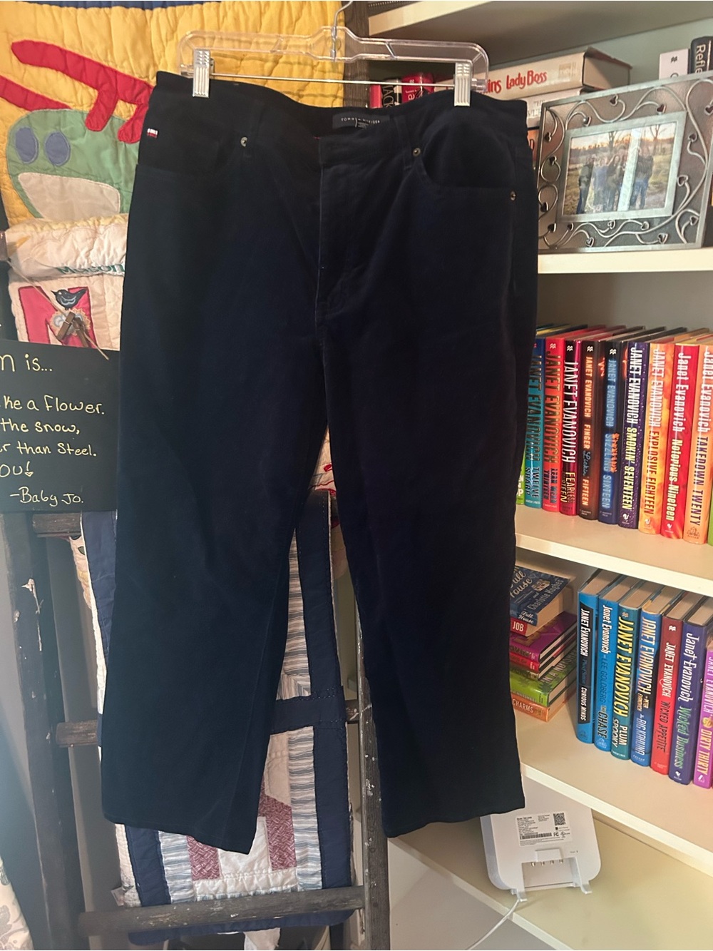 Tommy Hilfiger Women’s Navy Cropped Corduroy Pants